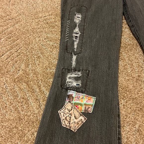 Leopard Ripped Jeans - Picture 2 of 14